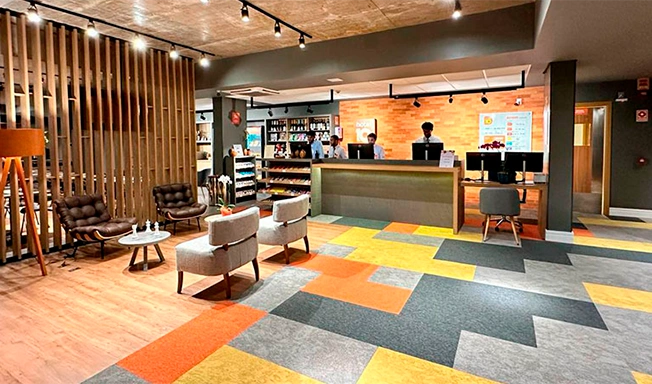 lobby_652x384